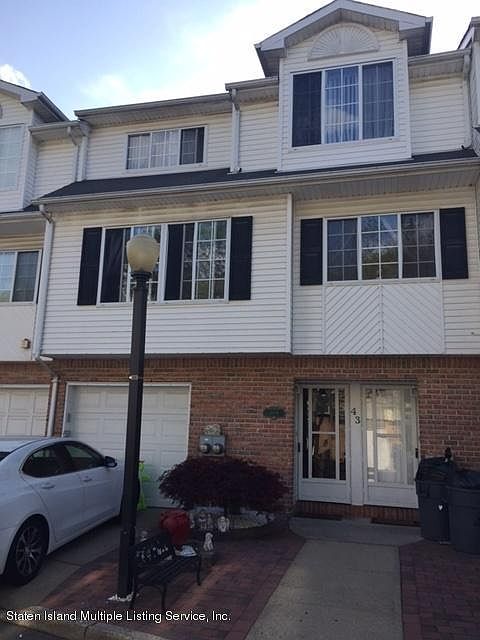 1st image of 43 White Oak Ln