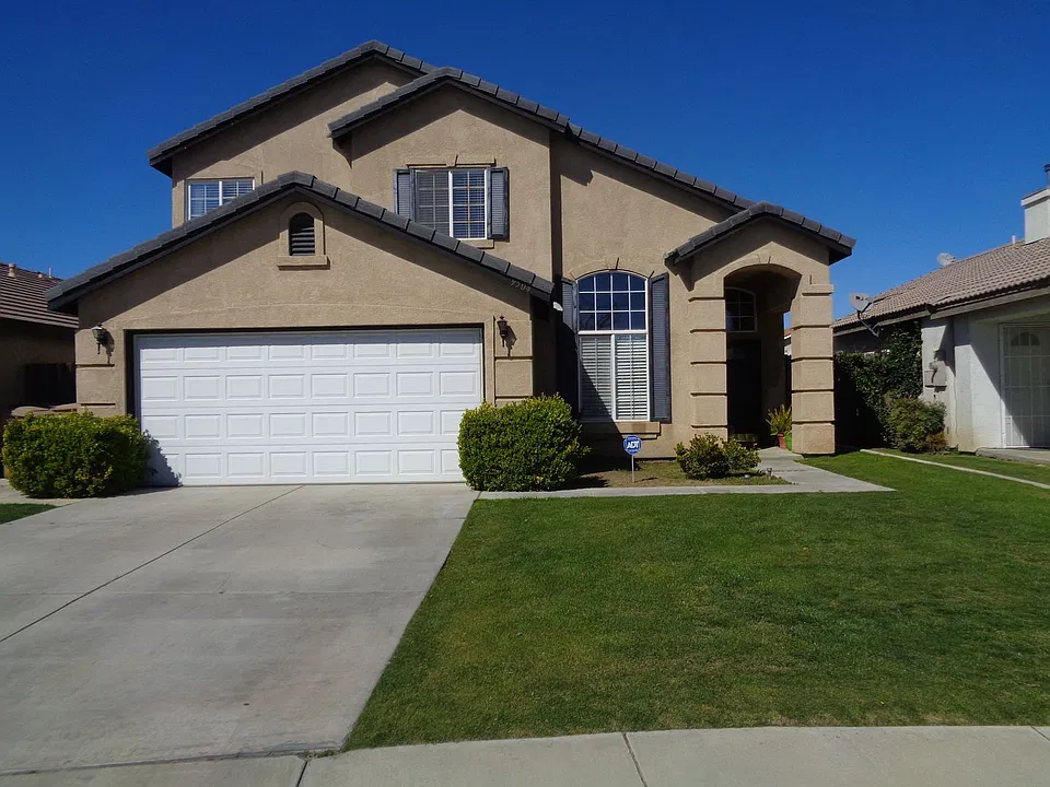 9504 Shoreham Ct