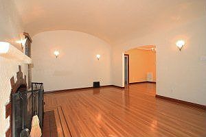 4th image of 214 N San Marino Ave