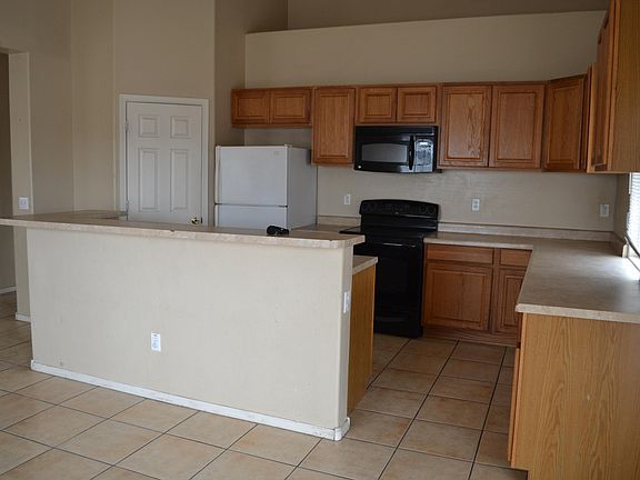 4th image of 9413 W Polk St