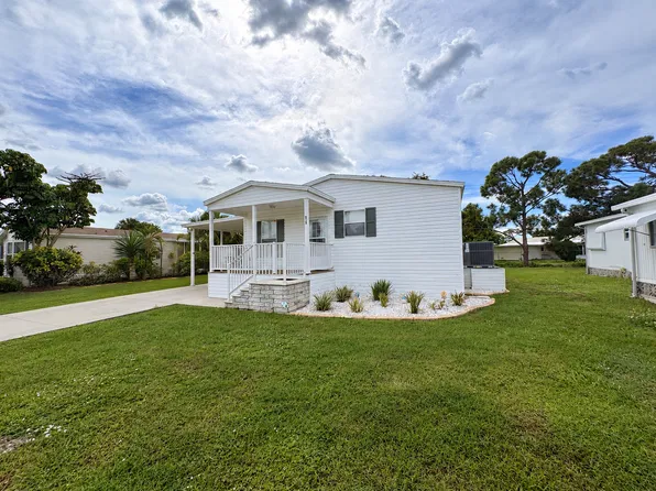 213 Sonnet Ln #213, North Fort Myers, FL 33903
