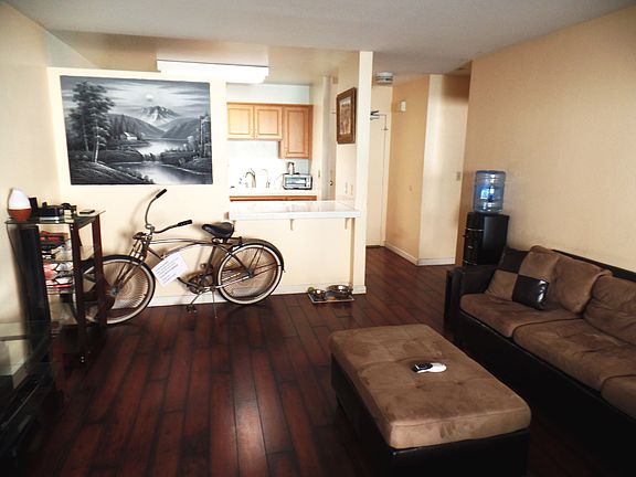 5th image of 1645 Emerald St APT 2T