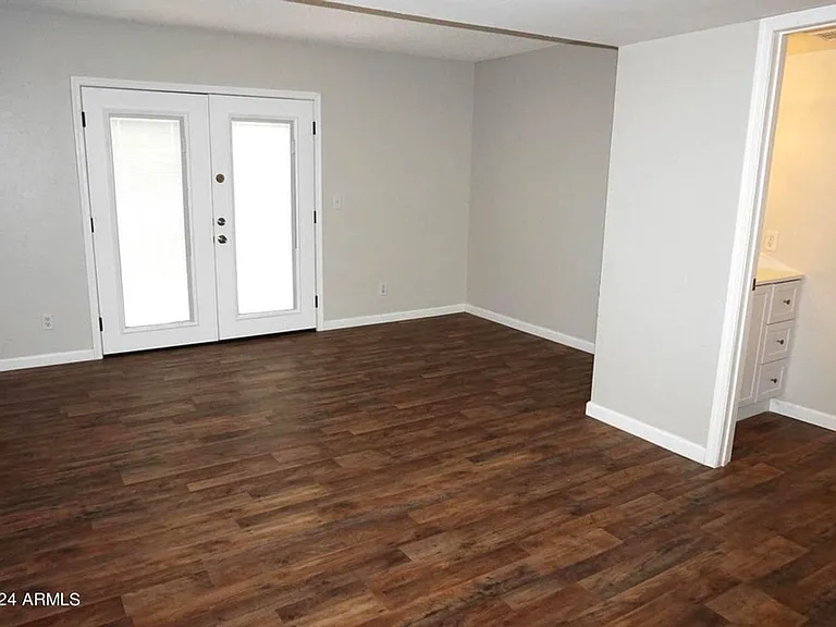 12245 N 21st Ave #1 — Photo 4