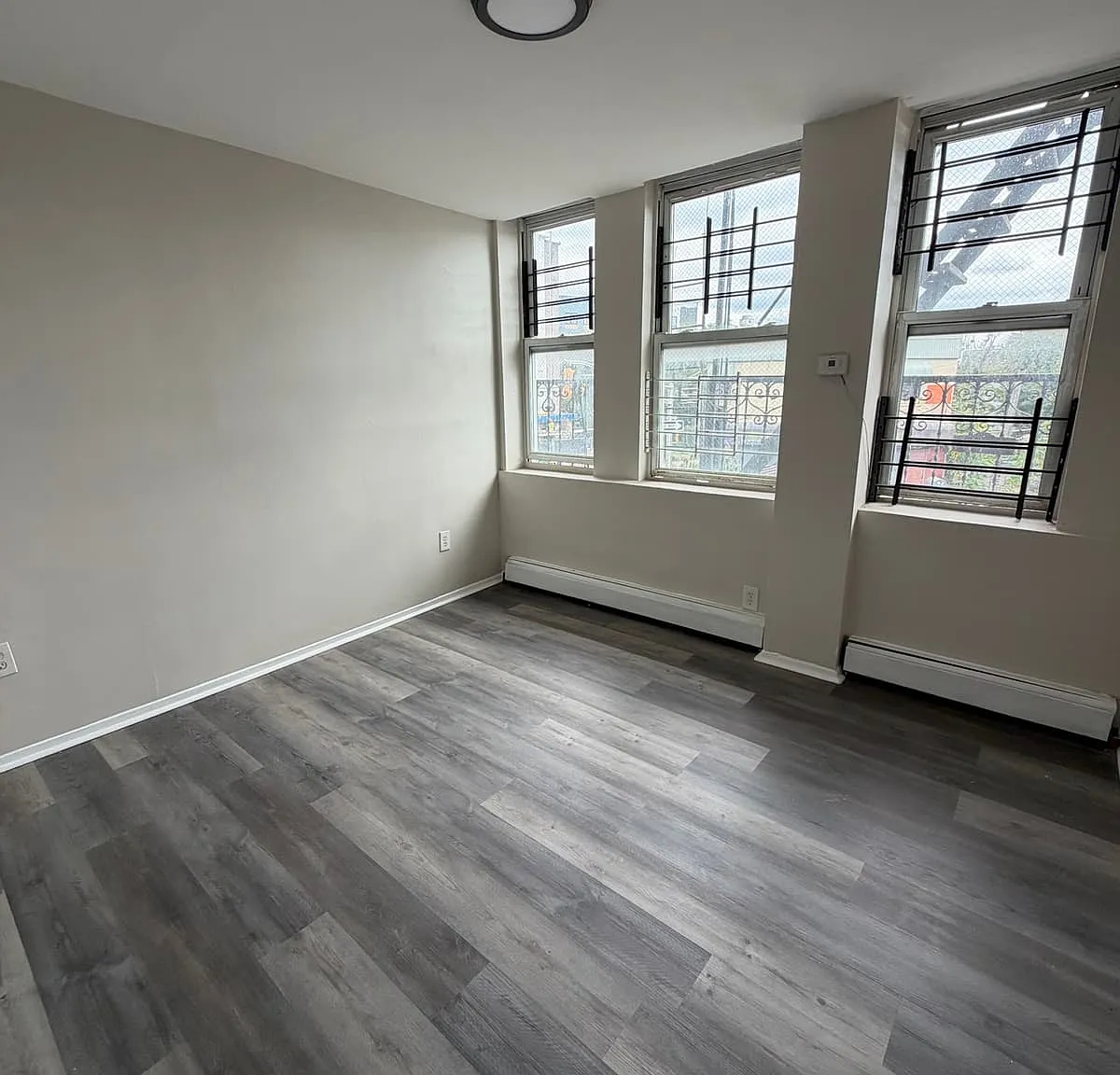 572 Springfield Ave — Photo 4