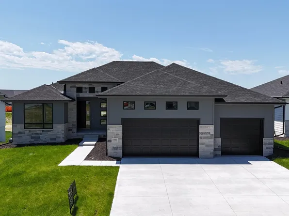 5502 N 212th St, Elkhorn, NE 68022