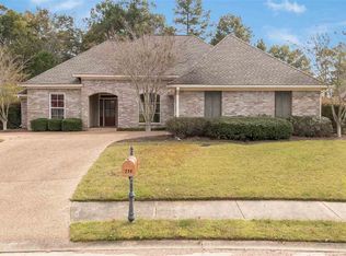 214 Lighthouse Ln, Brandon, MS 39047