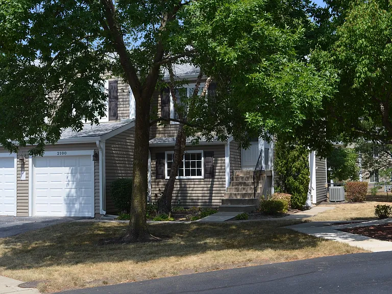 2100 Southwind Cir — Photo 1