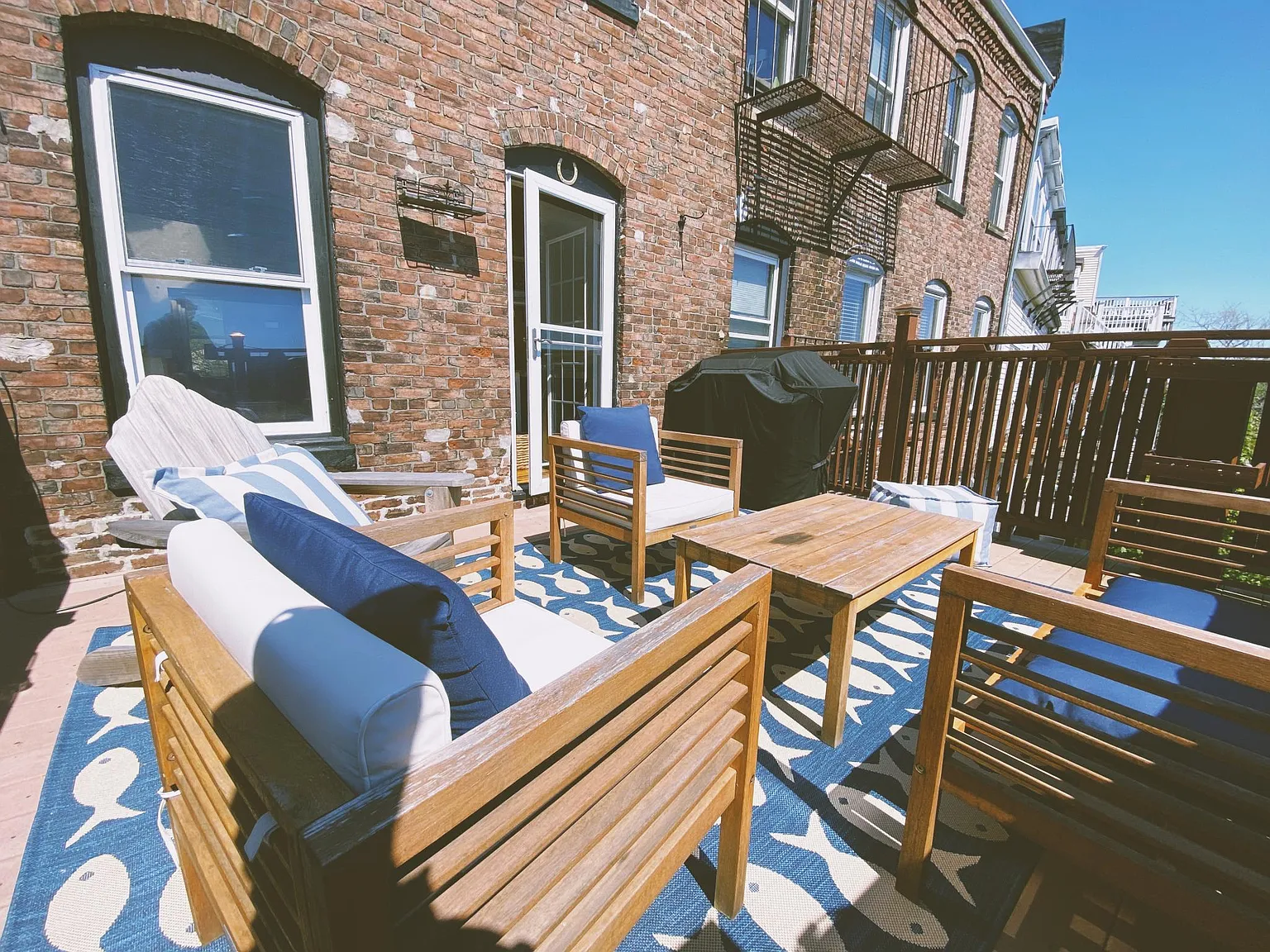 1 bed, 1.5 bath, 1000 sqft, $4,200 — Photo 2