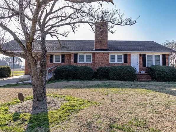 1296 Country Club Rd, Mount Olive, NC 28365