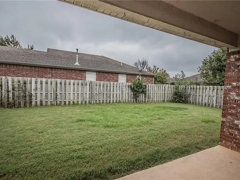 3706 SW Hansom Loop — Photo 12