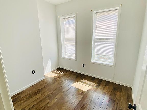 5th image of 1 108 1/2 Peabody Pl