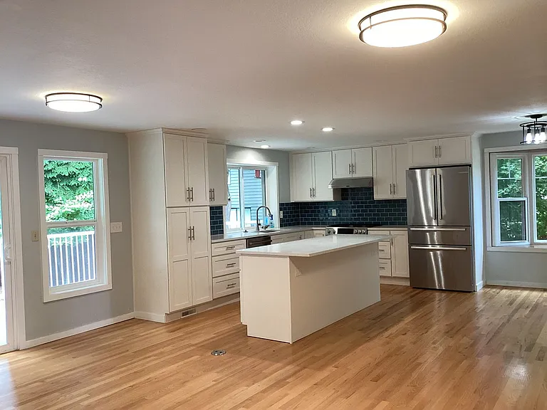 5212 103rd St SW — Photo 3