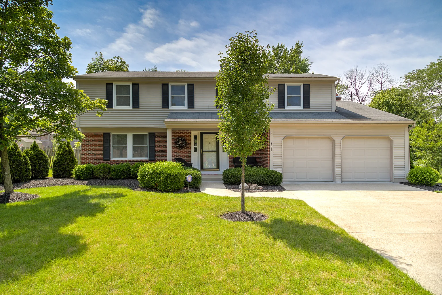 4523 Hunting Creek Dr photo 1
