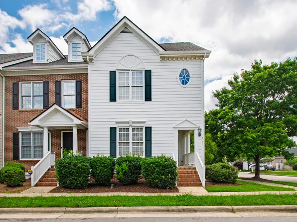 300 Madison Grove Pl, Cary, NC 27519