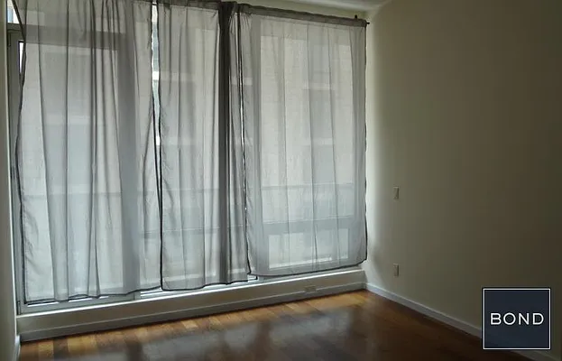 Rented by Bond New York | media 7