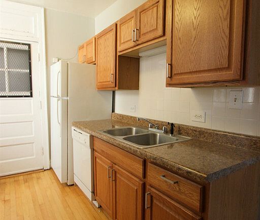 3rd image of 1415 W Hutchinson St #14172
