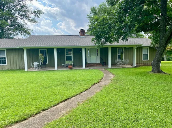 40 Viking Dr, Columbus, MS 39702