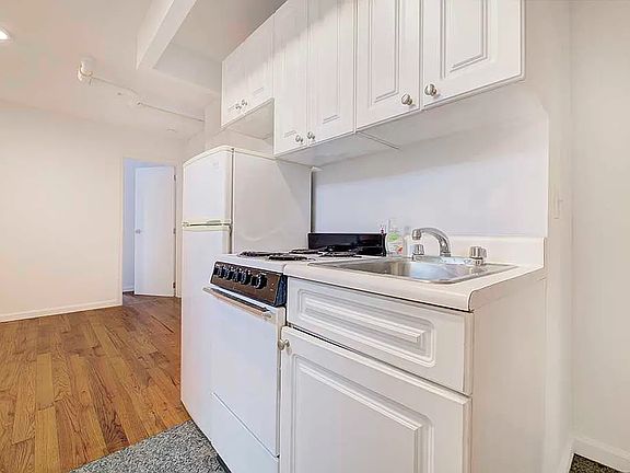 5th image of 249 E 10th St APT 11A