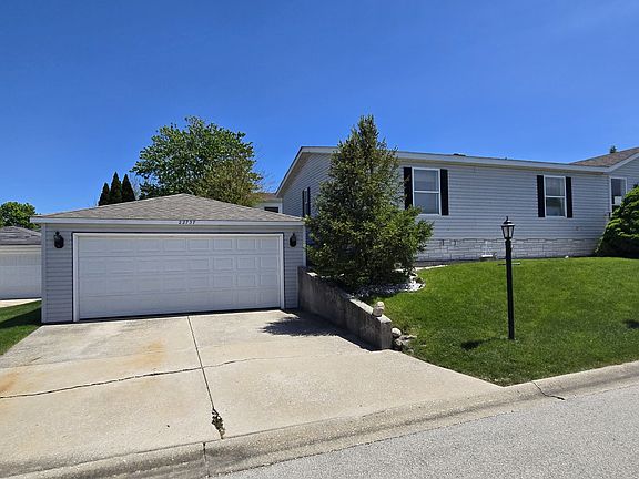 2nd image of 22737 Beverly Dr