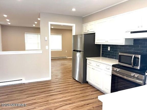 3rd image of 824A Balmoral Ct #A