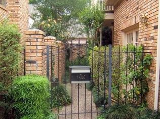 2435 Nantucket Dr, Houston, TX 77057