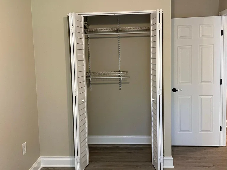 13 Dorchester Dr — Photo 7
