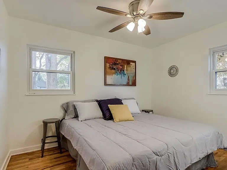 1239 Valentia St — Photo 11