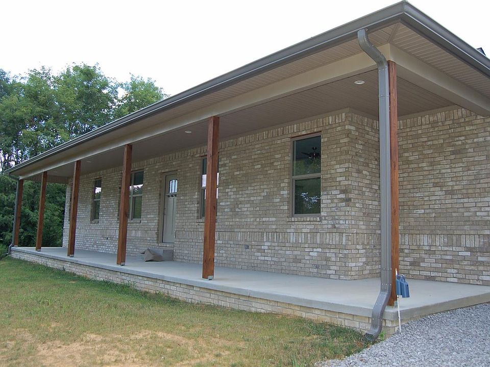 1st image of 68 Marilyn Dr