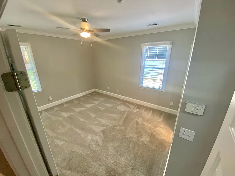 416 E Tremont Ave — Photo 11
