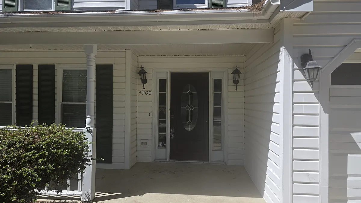 Building Photo - 4500 Hollirose Pl