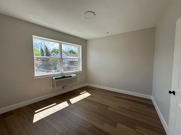 213 French St — Photo 9