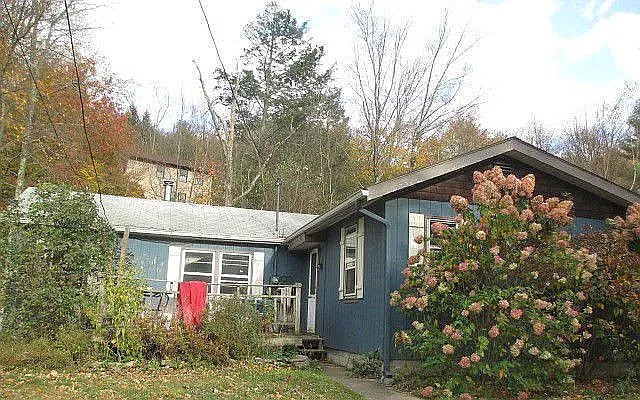 3 Lake View Dr photo 1