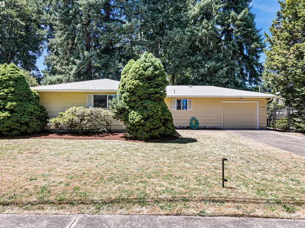 1744 Quaker St, Eugene, OR 97402
