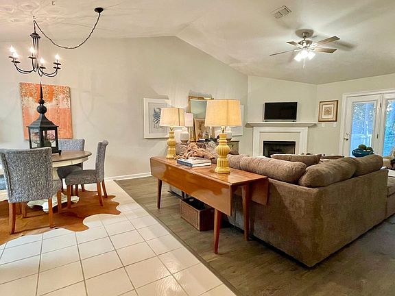 3rd image of 2998 Nutmeg Ct