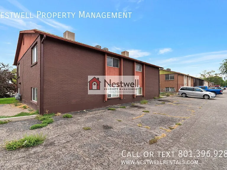 1881 W Lake Park Dr #4 — Photo 14
