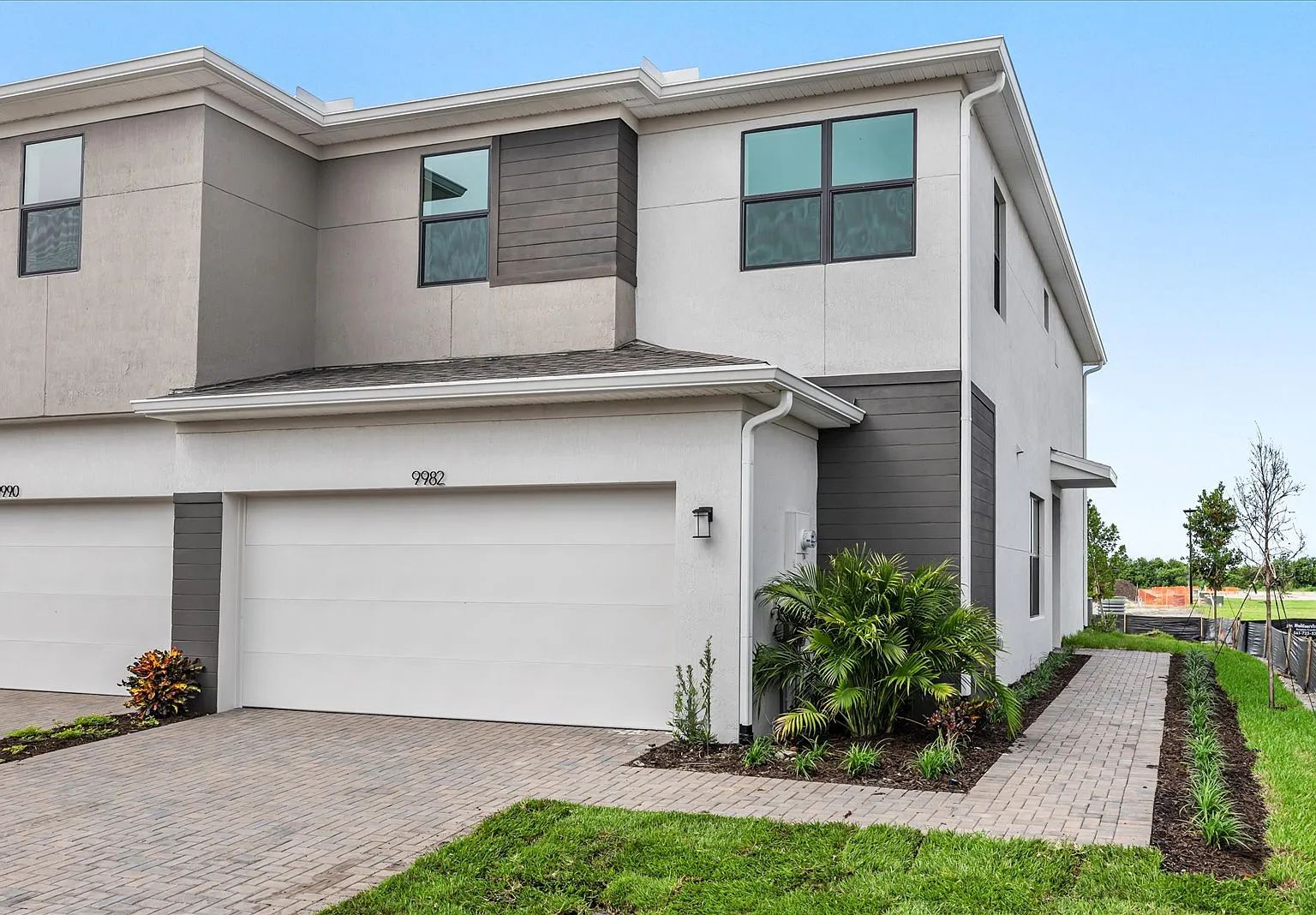 3 bed, 2.5 bath, 1917 sqft, $2,950 — Photo 1