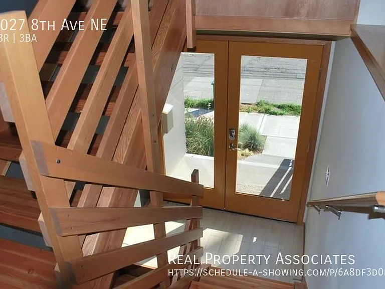 6027 8th Ave NE — Photo 8