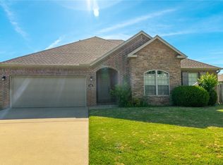 1626 N Oakhaven Pl, Fayetteville, AR 72704