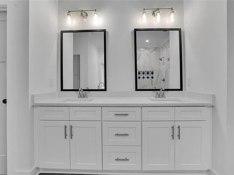 6181 Shoreland Cir — Photo 36