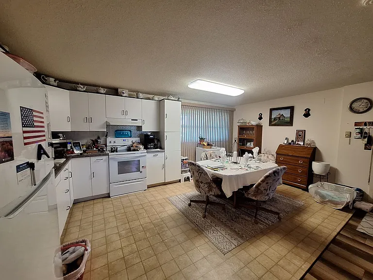2406 Hill Ave — Photo 18