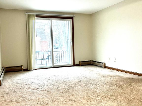 4th image of 431 Saint Lawrence Ave #1