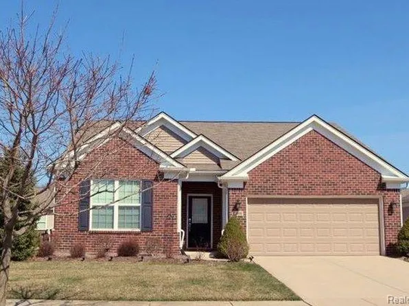 23958 Manistee Ln, Brownstown, MI 48134