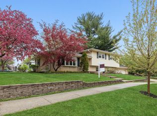 255 S Oak St, Palatine, IL 60067