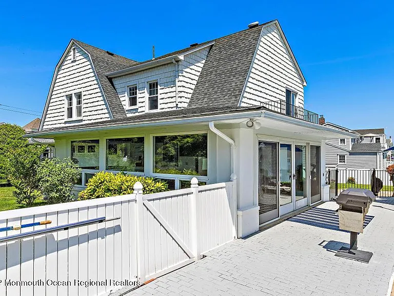 27 Shrewsbury Dr — Photo 41