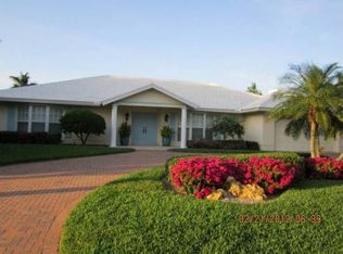 561 Neapolitan Ln, Naples, FL 34103