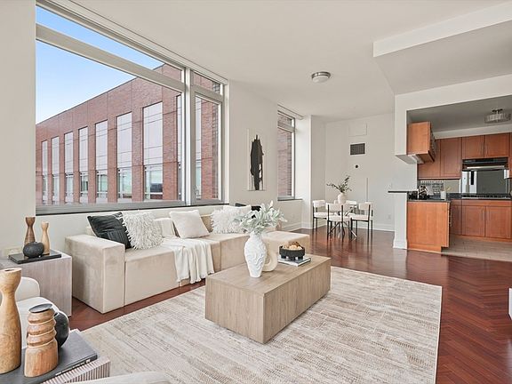 3rd image of 1 Charles St S #Penthouse 205