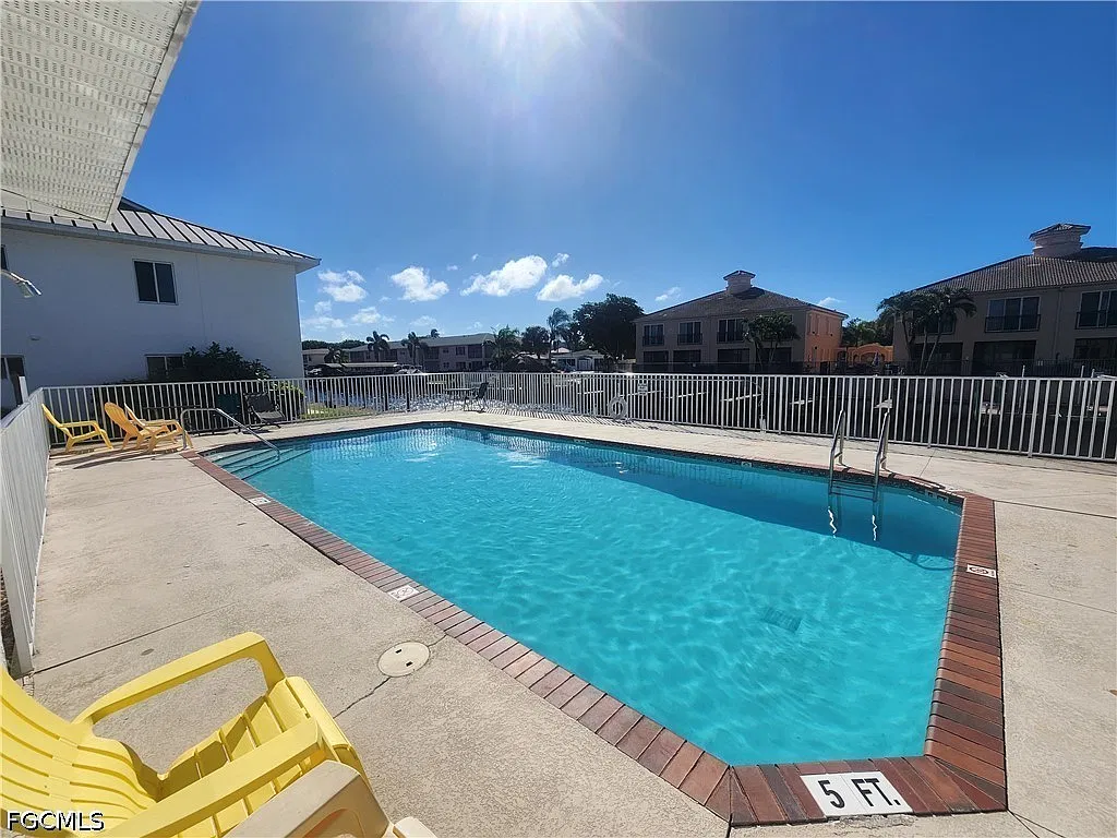 2 bed, 2.0 bath, 1100 sqft, $1,450 — Photo 2