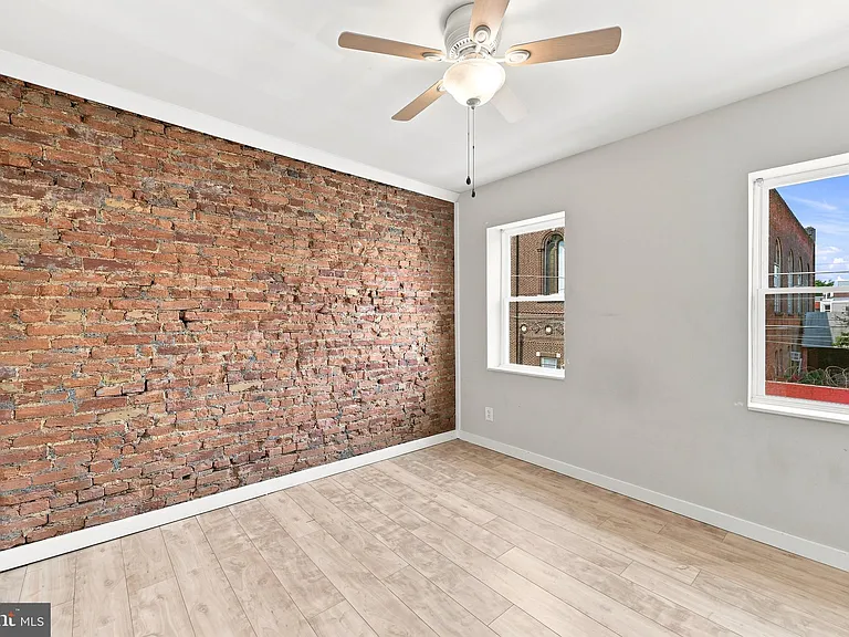 2307 N Mascher St — Photo 12