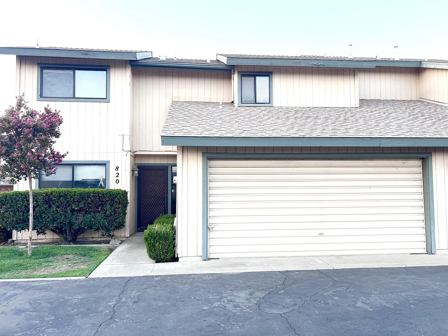 820 W Grand Avenue photo 1