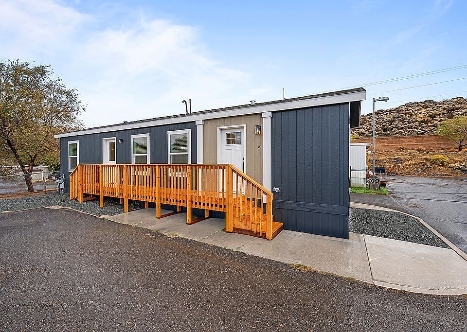 1st image of 18 Zephyr Cir